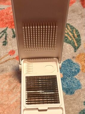 & Other Stories White Vegetable Dicer with Grid Blade